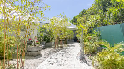 Luxury Villa Photo #16