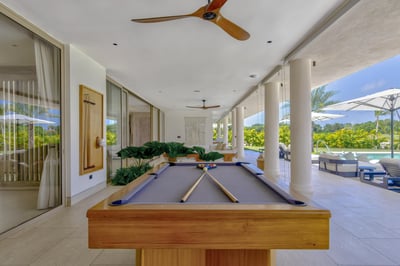 Luxury Villa Photo #9