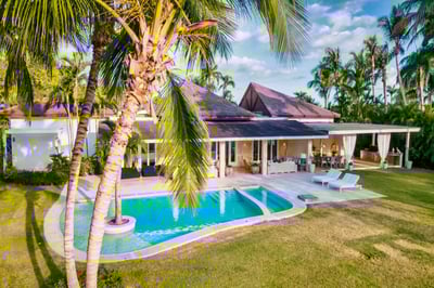 Luxury Villa Photo #2