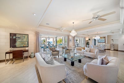 Luxury Villa Photo #3