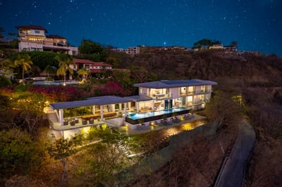 Luxury Villa Photo #60