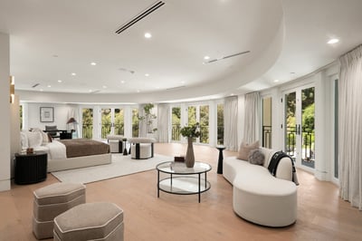 Luxury Villa Photo #38