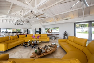 Luxury Villa Photo #23