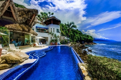 Luxury Villa Photo #2