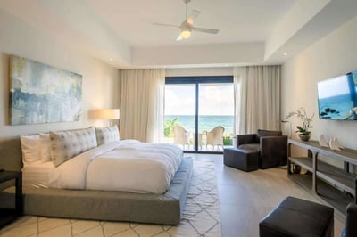 Luxury Villa Photo #18