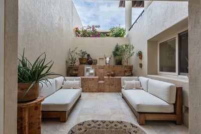 Luxury Villa Photo #40