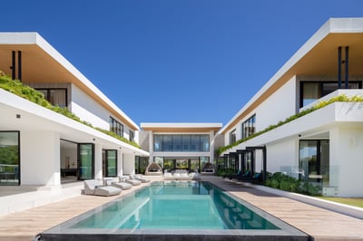 Luxury Villa Photo #3