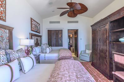Luxury Villa Photo #38