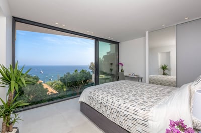 Luxury Villa Photo #16