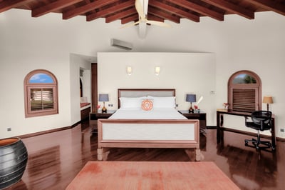Luxury Villa Photo #35