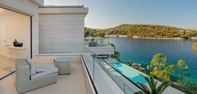Luxury Villa Photo #23