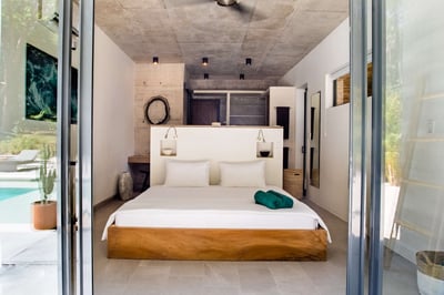 Luxury Villa Photo #14