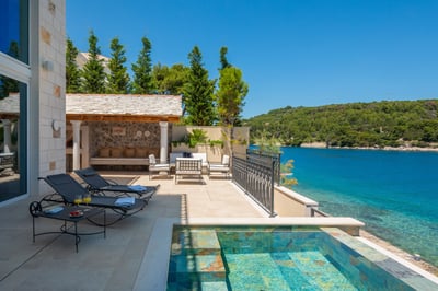 Luxury Villa Photo #33