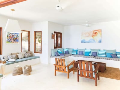 Luxury Villa Photo #15