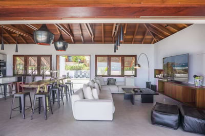 Luxury Villa Photo #17