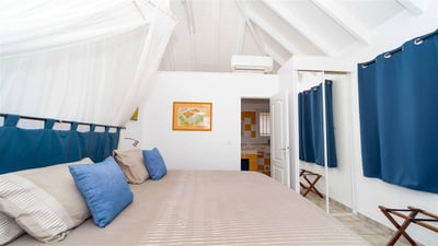 Bedroom 1: Queen size bed, air conditioning, HD-TV, Dish Network, programmable safe. Adjoining 