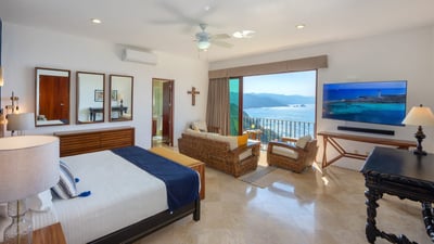 Luxury Villa Photo #21