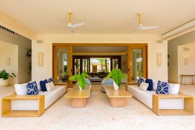 Luxury Villa Photo #8