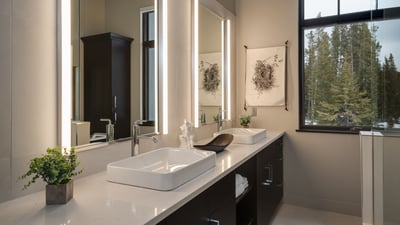 Main level primary ensuite