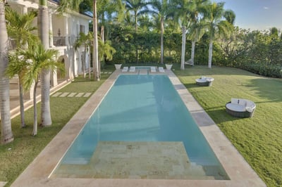 Luxury Villa Photo #9
