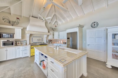 Luxury Villa Photo #16