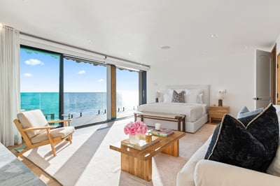 Luxury Villa Photo #11