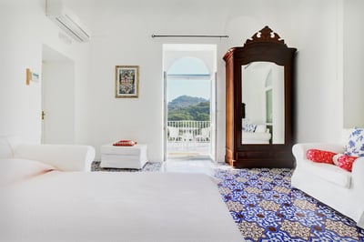 Luxury Villa Photo #35