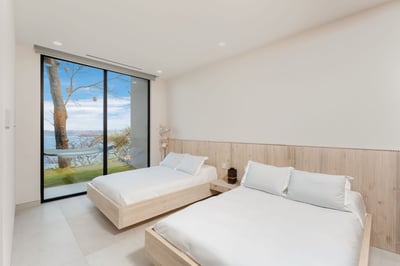 Luxury Villa Photo #30