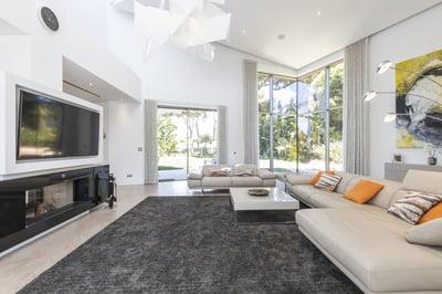 Luxury Villa Photo #11