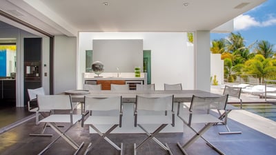 Luxury Villa Photo #30