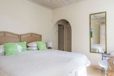 Luxury Villa Photo #26