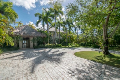 Luxury Villa Photo #7