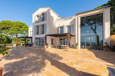 Luxury Villa Photo #4