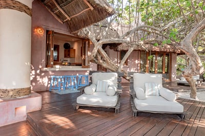 Luxury Villa Photo #14