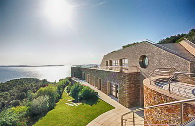 Luxury Villa Photo #3