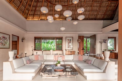 Luxury Villa Photo #18