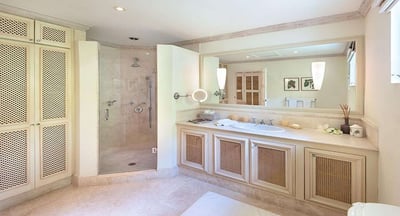 Luxury Villa Photo #17