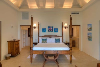 Luxury Villa Photo #13