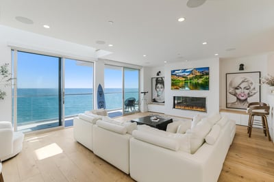 Luxury Villa Photo #6