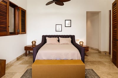 Luxury Villa Photo #16