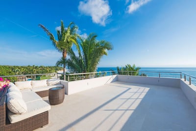 Luxury Villa Photo #36