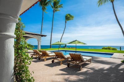 Luxury Villa Photo #6