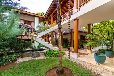 Luxury Villa Photo #16