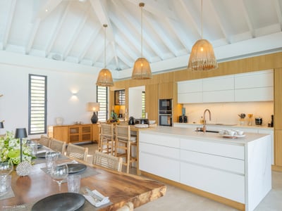 Luxury Villa Photo #17