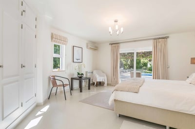 Luxury Villa Photo #25