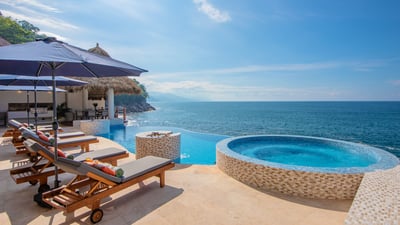 Luxury Villa Photo #7