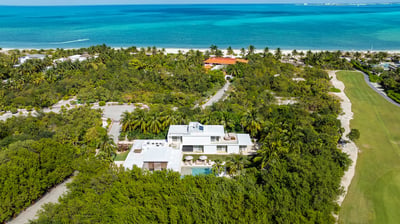 Luxury Villa Photo #17