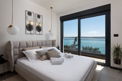 Luxury Villa Photo #49