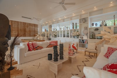 Luxury Villa Photo #28