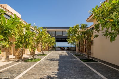 Luxury Villa Photo #15